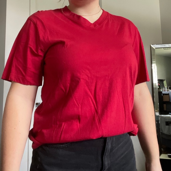Red T-shirt - Picture 1 of 3